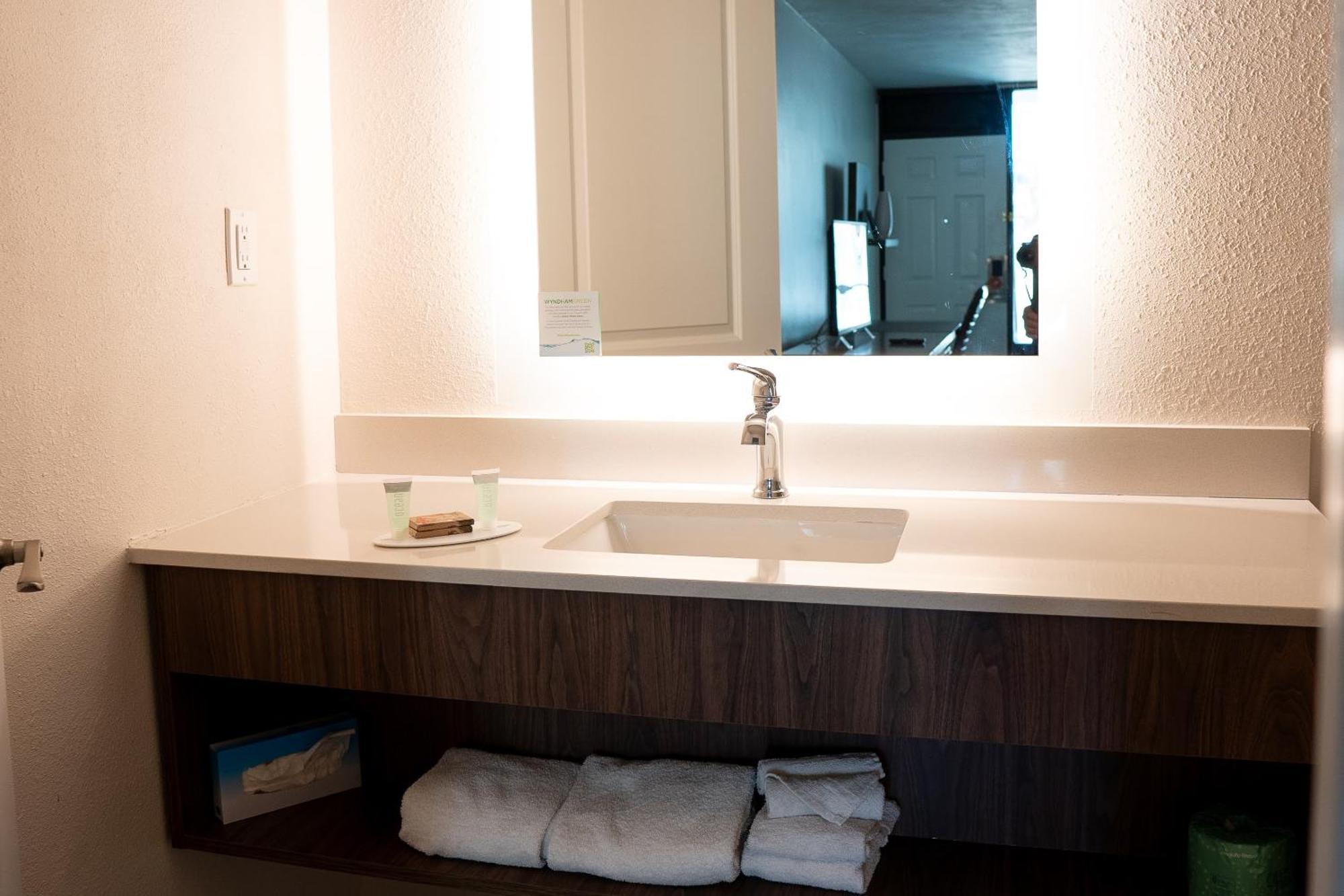 Howard Johnson By Wyndham Clearwater - Dunedin Ngoại thất bức ảnh