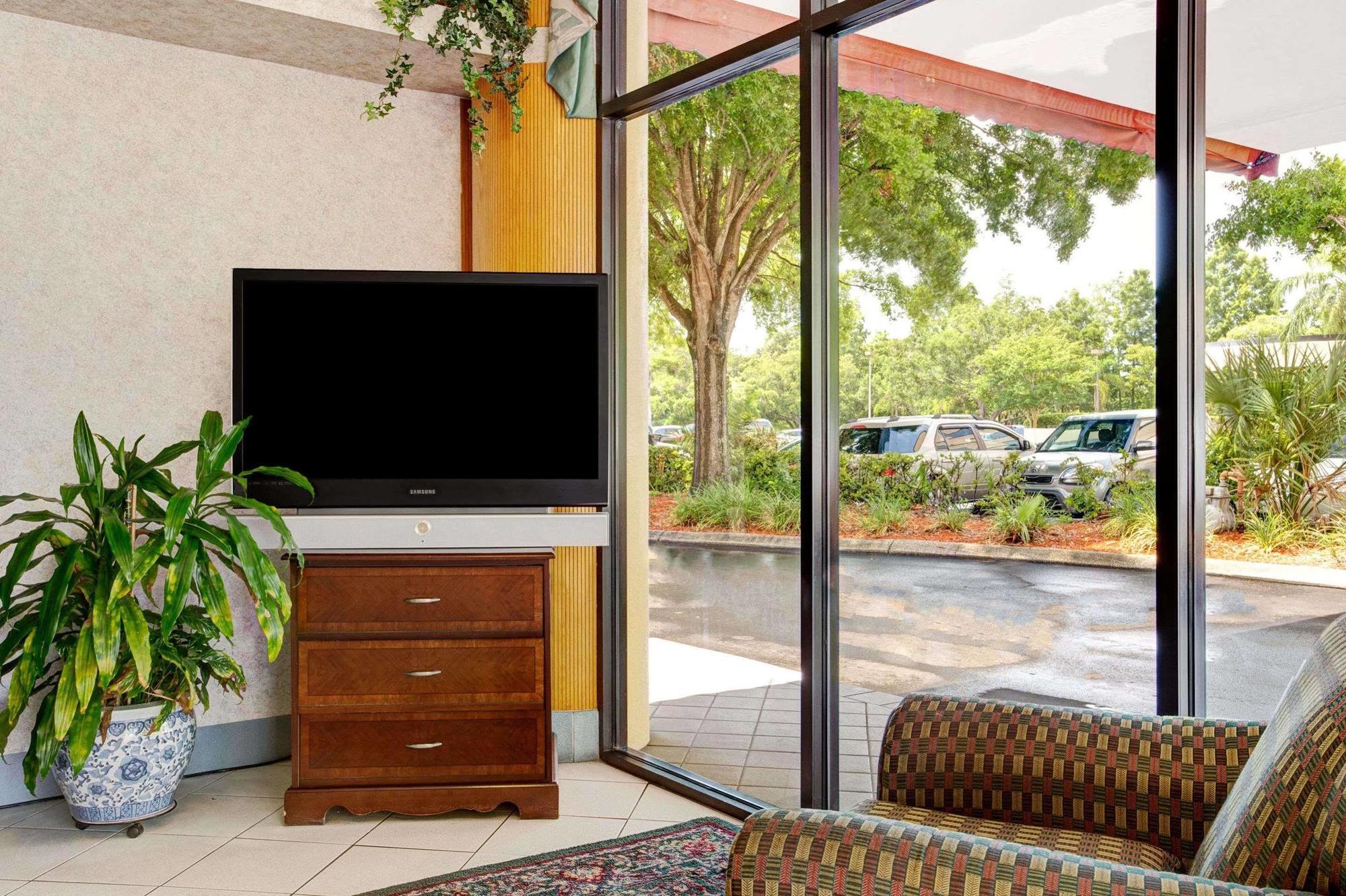 Howard Johnson By Wyndham Clearwater - Dunedin Ngoại thất bức ảnh