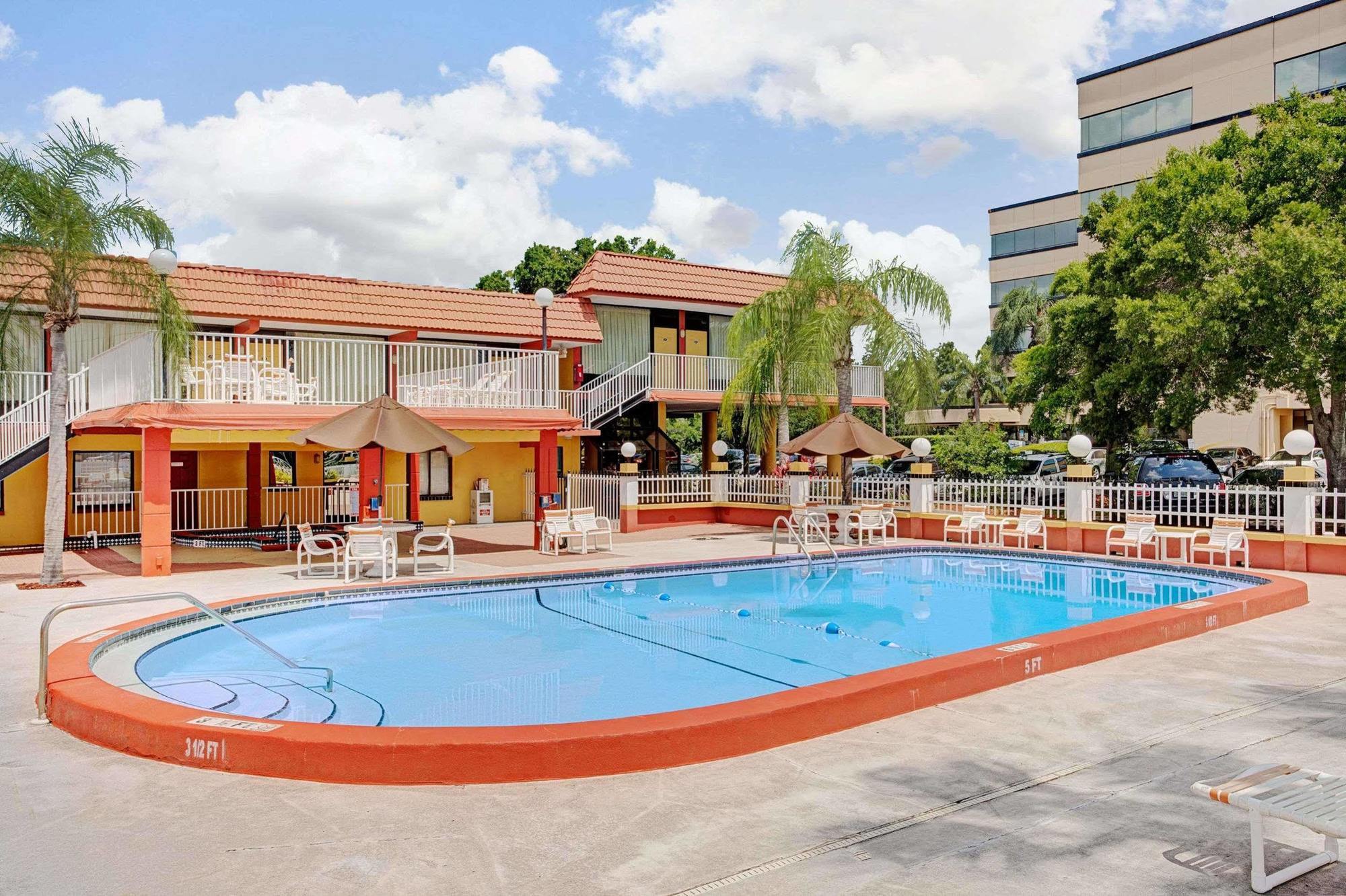 Howard Johnson By Wyndham Clearwater - Dunedin Ngoại thất bức ảnh
